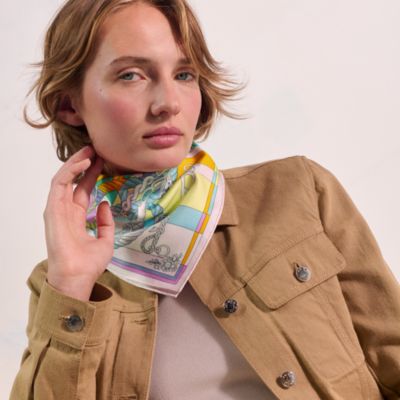 美品✨エルメス 図面と記号 スカーフ柄 ノーカラージャケット シルク 42 HERMES エルメス カレ90 大判スカーフ ストール 総柄 香水の瓶